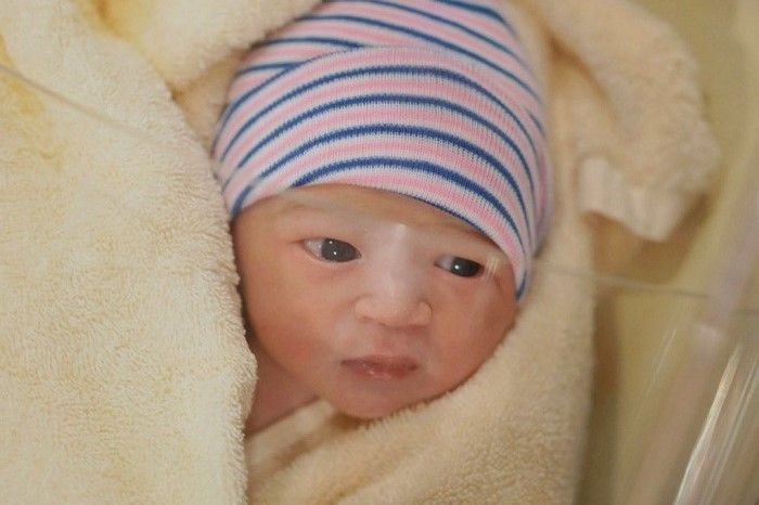 Potret putri kedua Ruben Onsu dan Sarwendah yang baru saja lahir