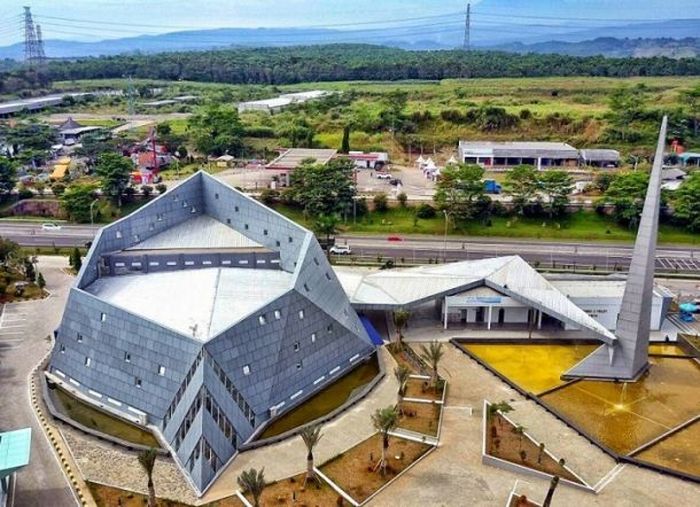 Masjid rancangan ridwan kamil