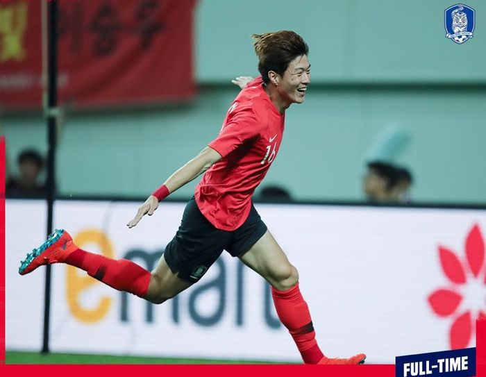 Selebrasi striker timnas Korea Selatan, Hwang Ui-jo seusai membobol gawang timnas Iran pada laga internasional di Seoul World Cup Stadium pada 11 Juni 2019. 