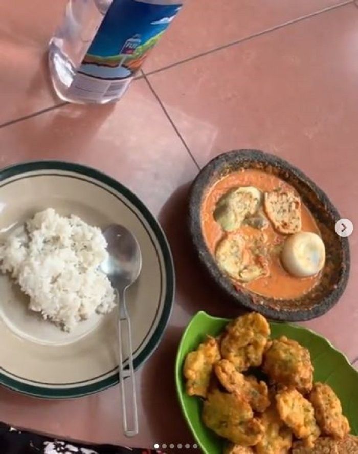 Salah satu menu makanan Inul Daratista saat pulang kampung