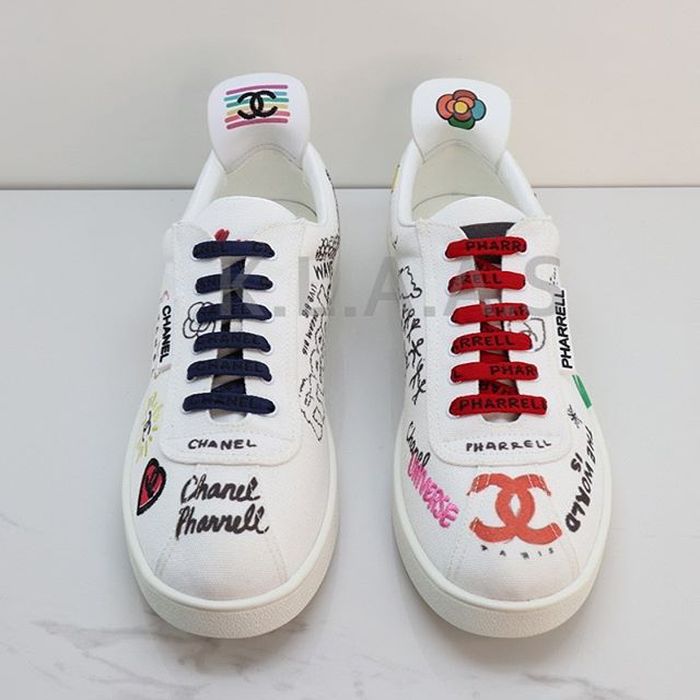 Sepatu Chanel milik Syahrini