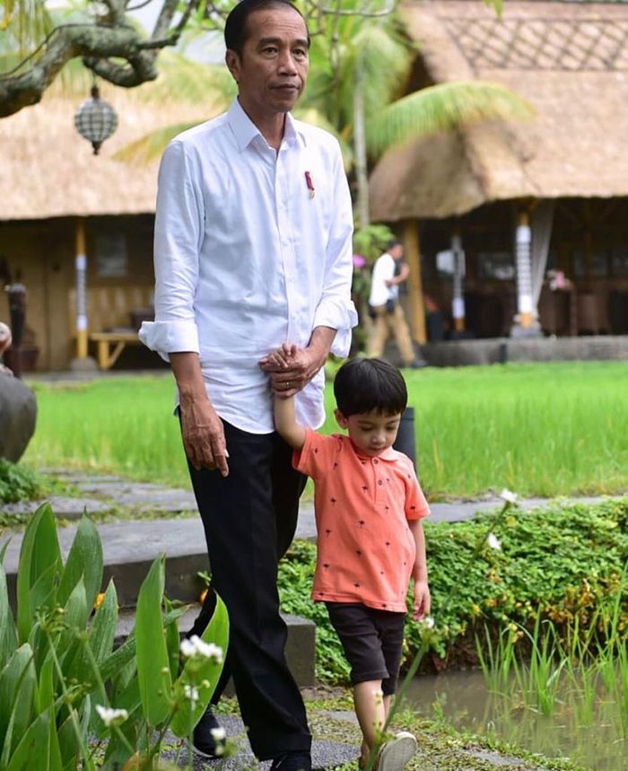 Jokowi dan Jan Ethes