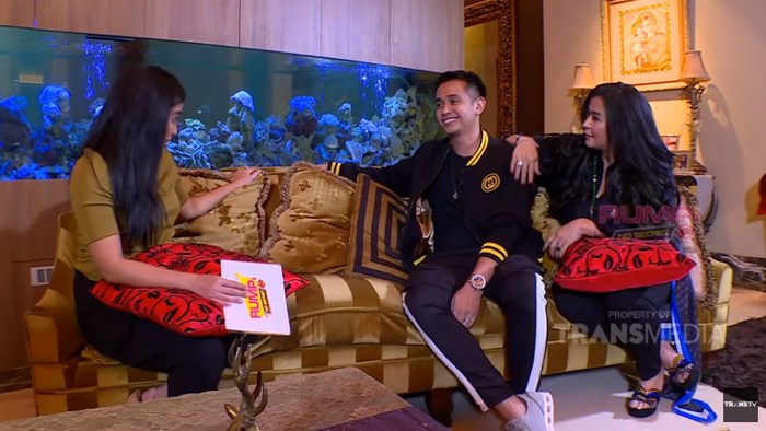 Jennifer Jill dan Ajun Perwira di acara Rumpi No Secret