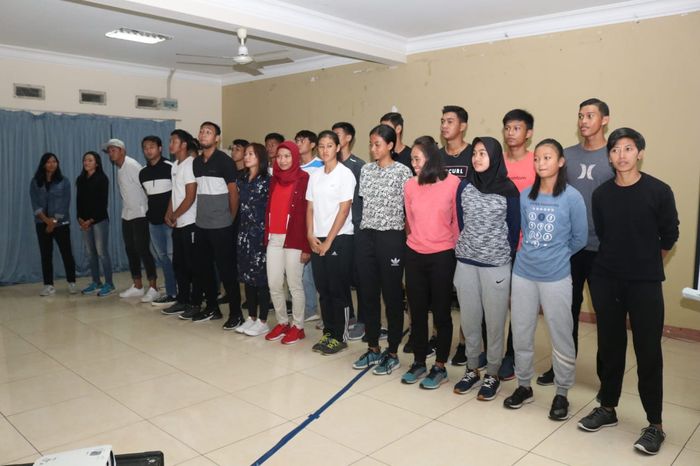 Para atlet peserta Pelatnas SEA Games 2019 cabang voli pantai pada peresmian Pelatnas di Bogor, Jawa Barat, Minggu (16/6/2019).