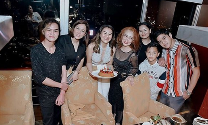 Aaliyah Massaid dan keluarga