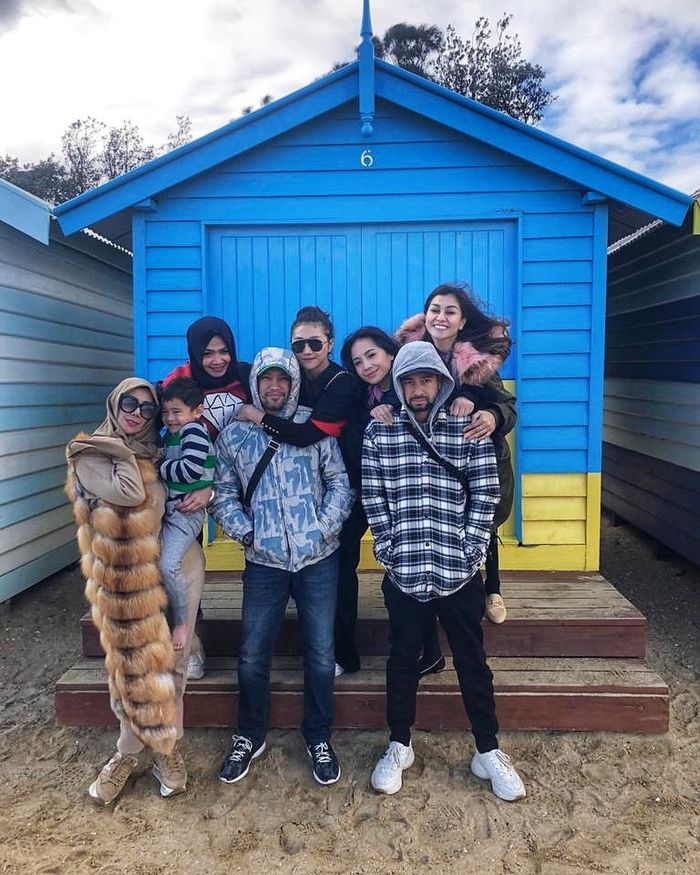 Kebersamaan Rieta Amilia dan Amy Qanita saat berlibur di Australia