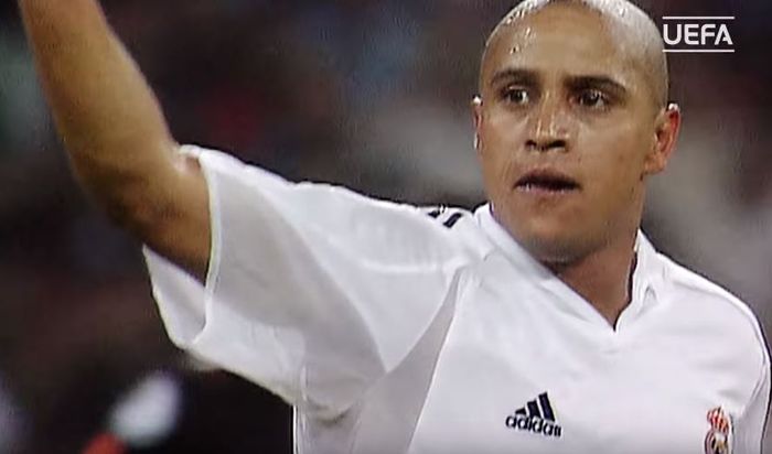 Ekspresi Roberto Carlos ketika membela klub besar Spanyol, Real Madrid.
