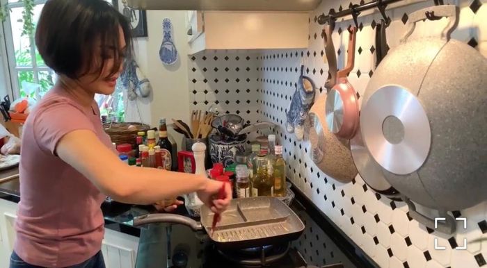 Beredar Wajah Asli Yuni Shara Saat Baru Bangun Tidur dan Tanpa Makeup, Masih Cantik?