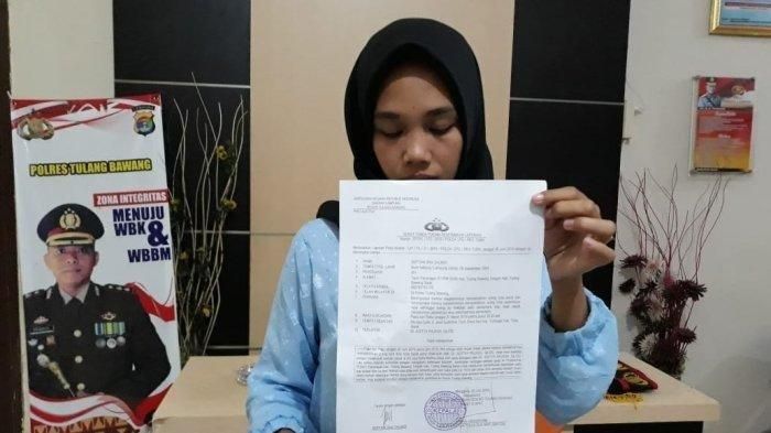 Septina (25) saat membuat laporan dugaan malapraktik ke Polres Tulangbawang, Kamis (20/6/2019) 