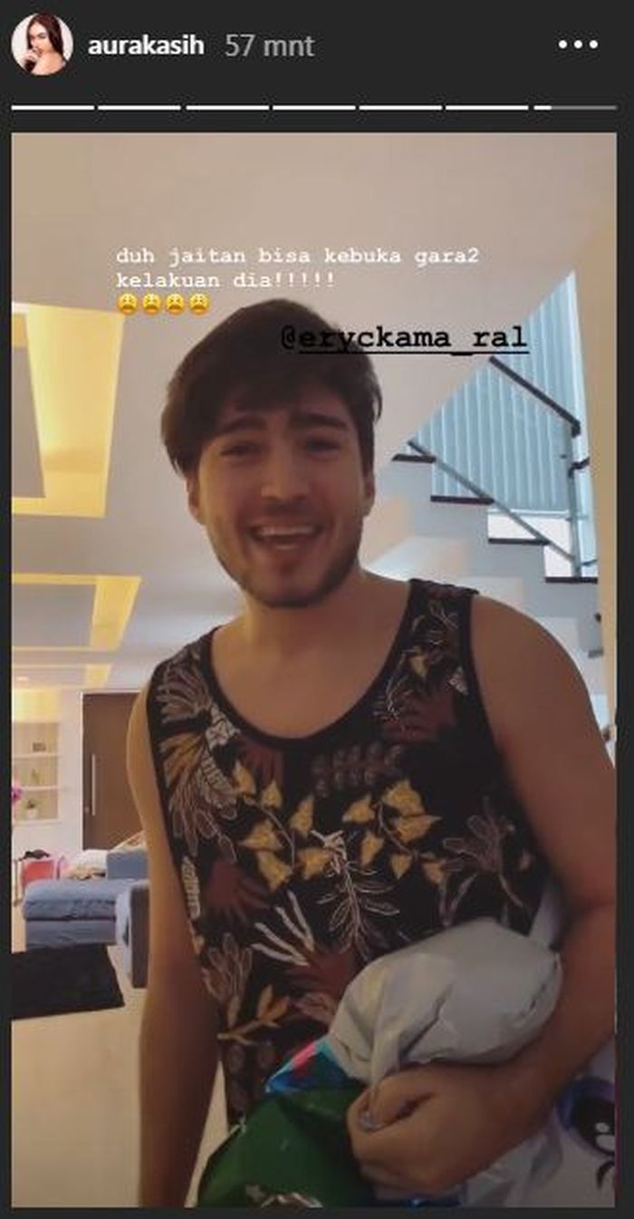 Ungkapan rasa kesal Aura Kasih terhadap sang suami, Eryck Amaral