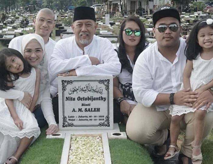 Tak Bisa Masak Tapi Selalu Siapkan Makanan, Begini Ungkapan Hati Indro Warkop ke Sang Istri: Kangen Banget Ampun Thy! 
