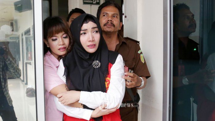 Nafsu Makan Terus Bertambah, Pengacara Sebut <a href='https://pontianak.tribunnews.com/tag/roro-fitria' title='Roro Fitria'>Roro Fitria</a> Masih Alami Kecanduan Hingga Harus Dipanggilkan Psikiater