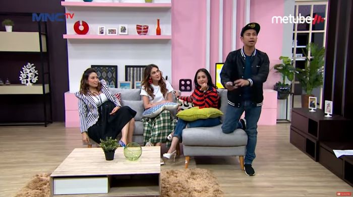 Beri Perhatian Khusus ke Faisal Saat Makan, Begini Reaksi Malu Luna Maya Saat Raffi Ahmad Sebut Faisal Pacar Barunya
