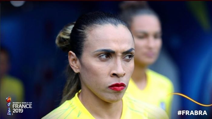 Striker legendaris timnas putri Brasil, Marta.