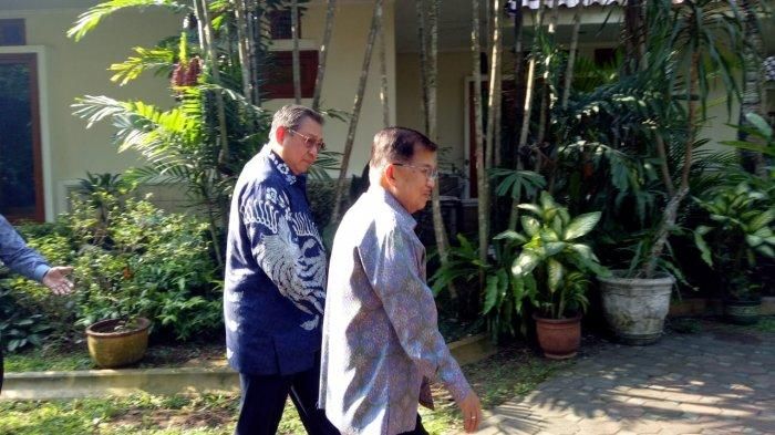 Wakil Presiden Jusuf Kalla mengunjungi kediaman Presiden kelima RI Susilo Bambang Yudhoyono (SBY) di Cikeas, Jawa Barat, pada Rabu (26/6/2019)