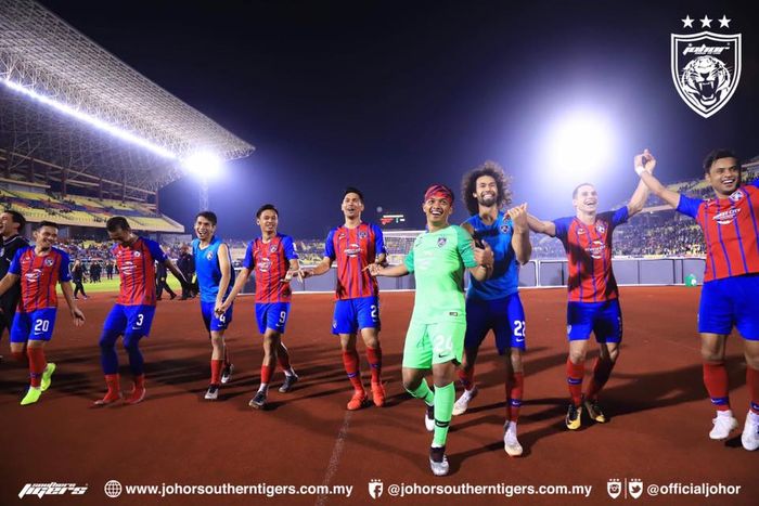 Para pemain Johor Darul Takzim saat merayakan gelar juara Liga Super Malaysia 2019 di  Stadion Hang Jebat, Malaysia, Rabu (26/6/2019).