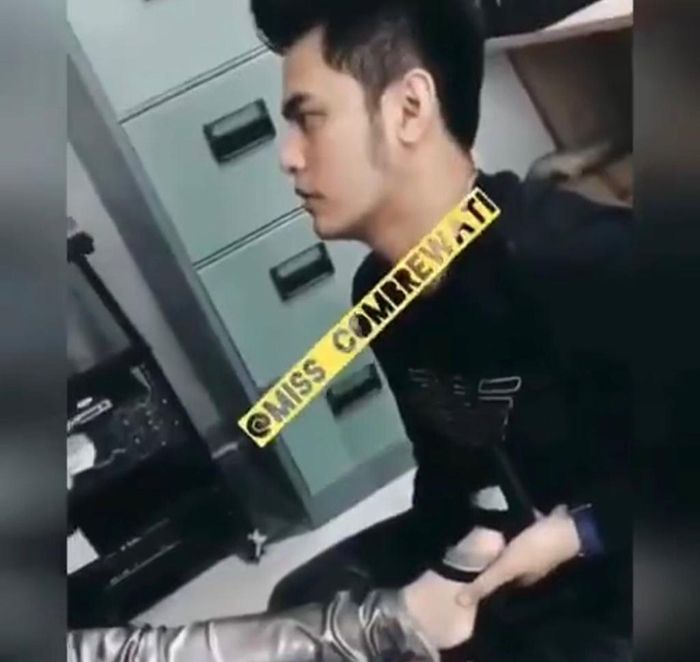 Galih Ginanjar buka sepatu Barbie Kumalasari