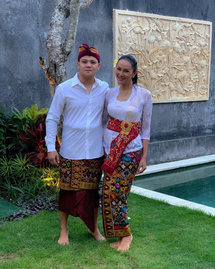 Foto Baju Adat Bali Anak - IMAGESEE
