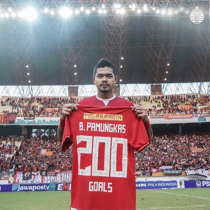 Bambang Pamungkas telah mencetak 200 gol untuk Persija Jakarta setelah membobol gawang Borneo FC, Sabtu (29/6/2019).