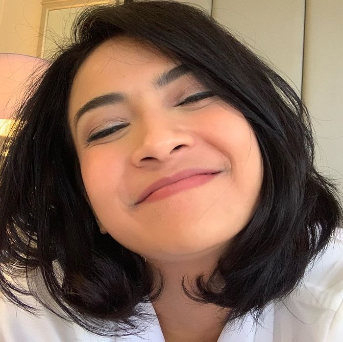 Bebas dari Penjara, Lihat Penampilan Terbaru Vanessa Angel Kenakan