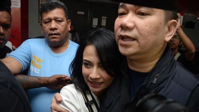 Vanessa mendapat pengawalan ketat dari Milano Lubis.
