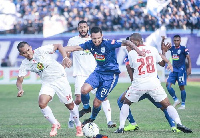 Silvio Escobar saat bermain untuk PSIS Semarang pada laga pekan keenam Liga 1 2019 kontra Barito Putera di Stadion Moch Soebroto, Kota Magelang pada 30 Juni 2019. 