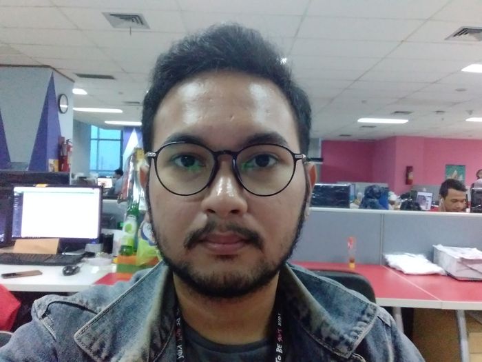 Foto menggunakan kamera depan Asus Live L2