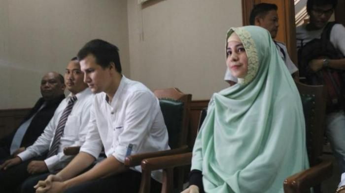 Stuart Collin dan Risty Tagor di pengadilan
