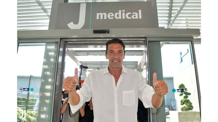 Kiper Juventus, Gianluigi Buffon, jelang tes medis, Kamis (4/7/2019) waktu setempat.