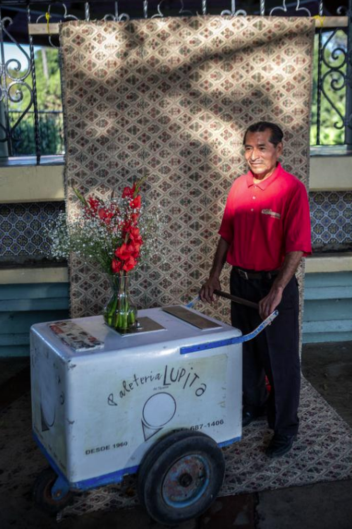 Gonzalo Salazar Galindo telah menjual es krim dan bekerja di bidang konstruksi setelah sampai di Tijuana empat tahun lalu.