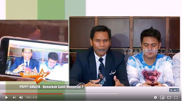 Galih Ginanjar nampak menunduk