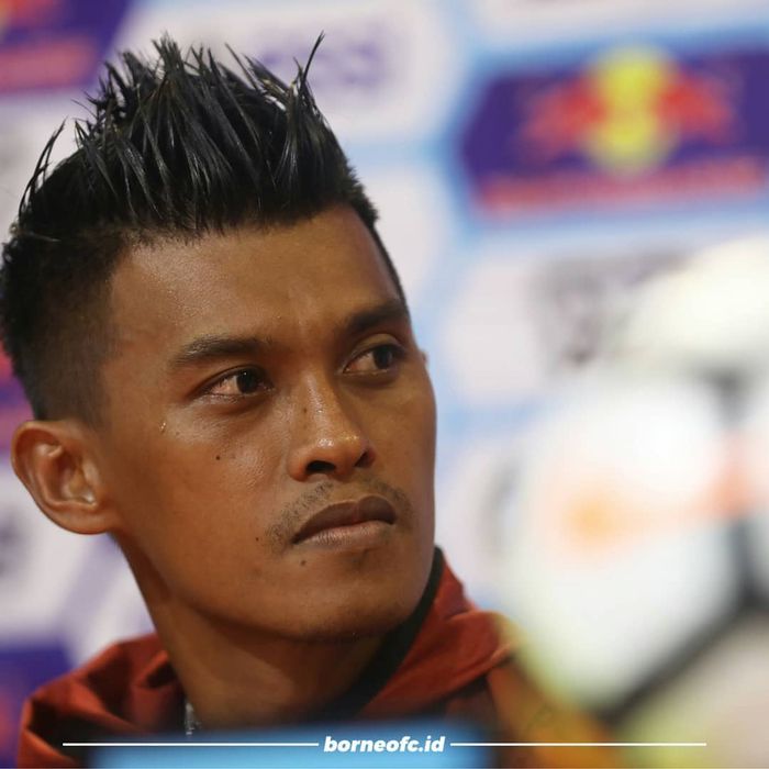 Striker Borneo FC, Lebry Eliandri saat memberikan keterangan pers, Jumat (5/7/2019).