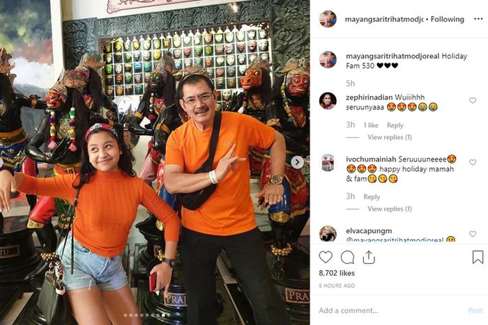 Suami Mayangsari yang juga putra Presiden kedua RI Soeharto, Bambang Trihatmodjo sedang berpose bersama putrinya, Khirani Trihatmodjo. Momen itu diunggah akun Instagram Mayangsari.