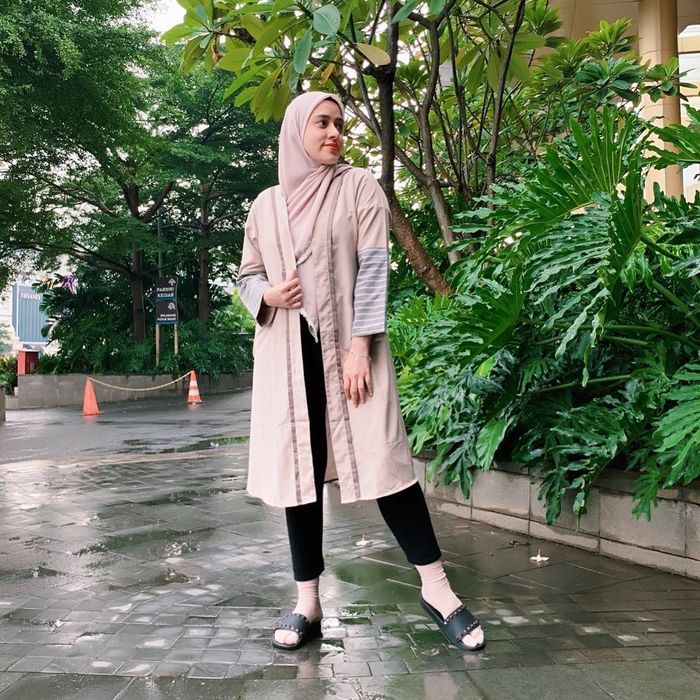 5 Inspirasi Padu Padan Gaya Hijab Ala Fairuz A Rafiq Sederhana Namun Tetap Anggun Dan Stylish 5 Inspirasi Padu Padan Gaya Hijab Ala Fairuz A Rafiq Sederhana Namun Tetap Anggun Dan Stylish