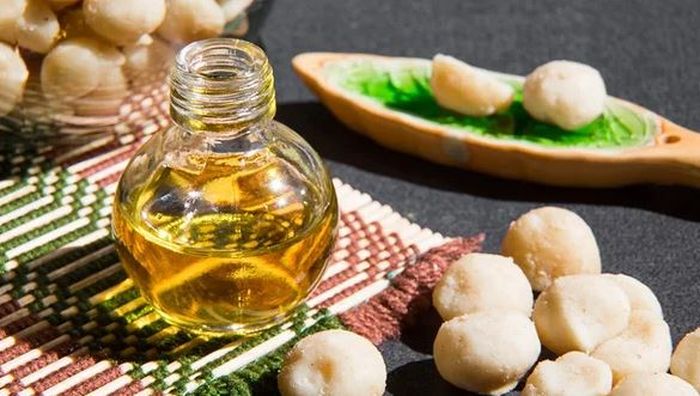 Minyak biji kemiri untuk memanjangkan rambut