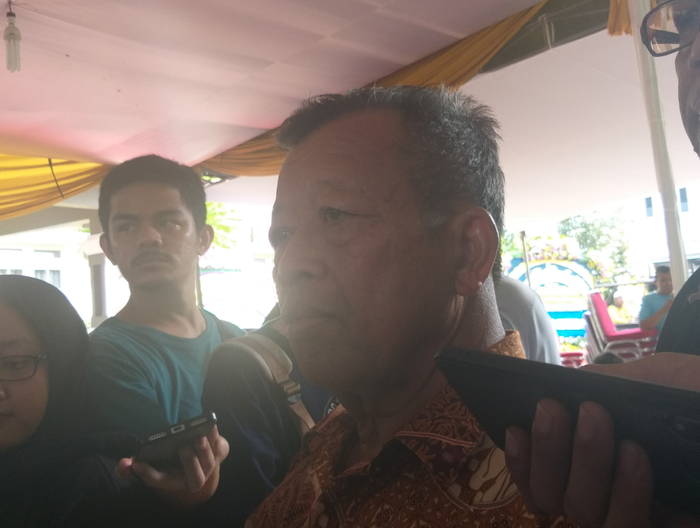 Ayah Sutopo Purwo Nugroho, Suharsono Harsosaputro
