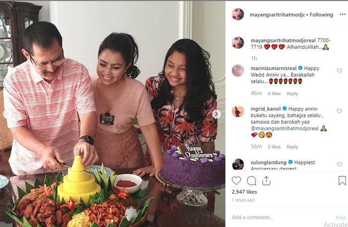 Rayakan Anniversary Pernikahan, Begini Gaya Seksi Mayangsari Saat Potong Tumpeng | dok. Instagram @mayangsaritrihatmodjoreal