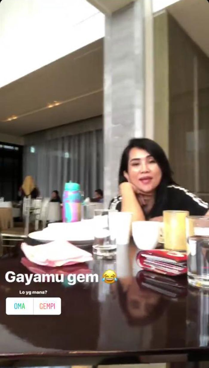Gading Marten makan bersama Ibunda Gisella