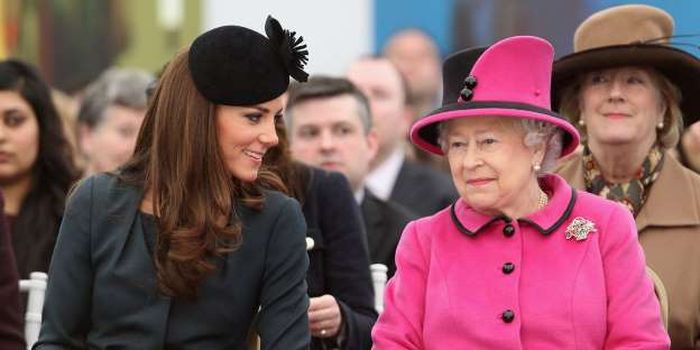 Kate dan Elizabeth