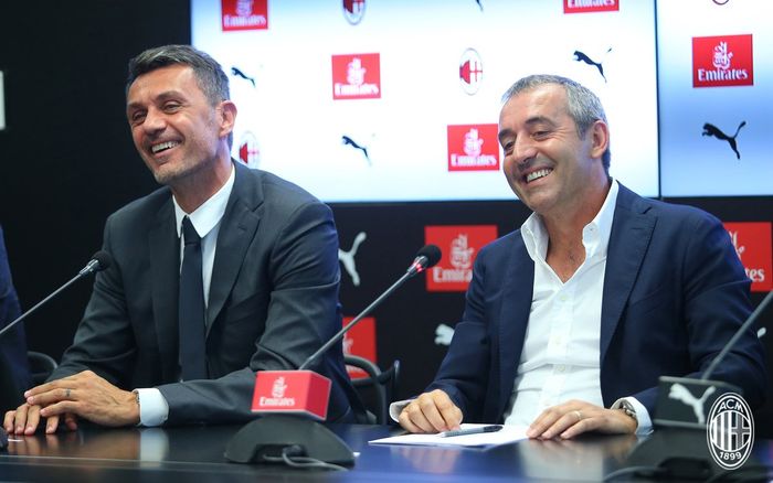 Marco Giampaolo (kanan), bersama Direktur Teknik AC Milan, Paolo Maldini (kiri). 