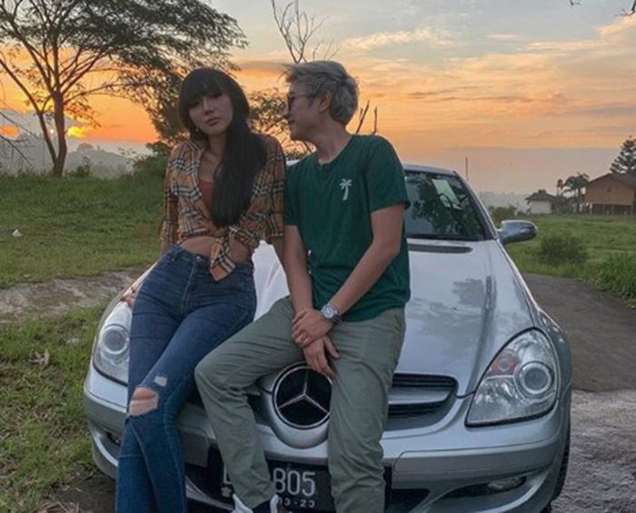 Lucinta selalu dijemput dengan mobil mewah (Instagram/lucintaluna)