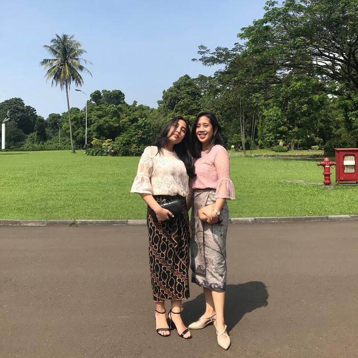 Fashion kompak ala anak menteri Pratikno, Hilda dan Gita Hanum
