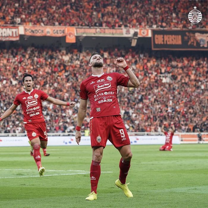 Striker Persija Jakarta, Marko Simic, melakukan selebrasi setelah mencetak gol ke gawang Persib Bandung pada pekan kedelapan Liga 1 2019.