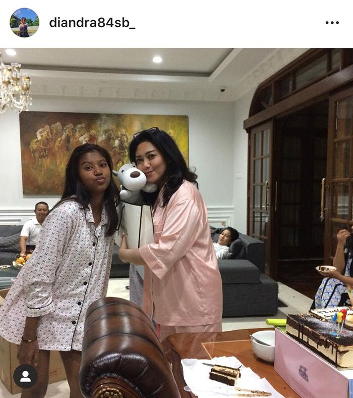 Ruang keluarga Bella Saphira super nyaman