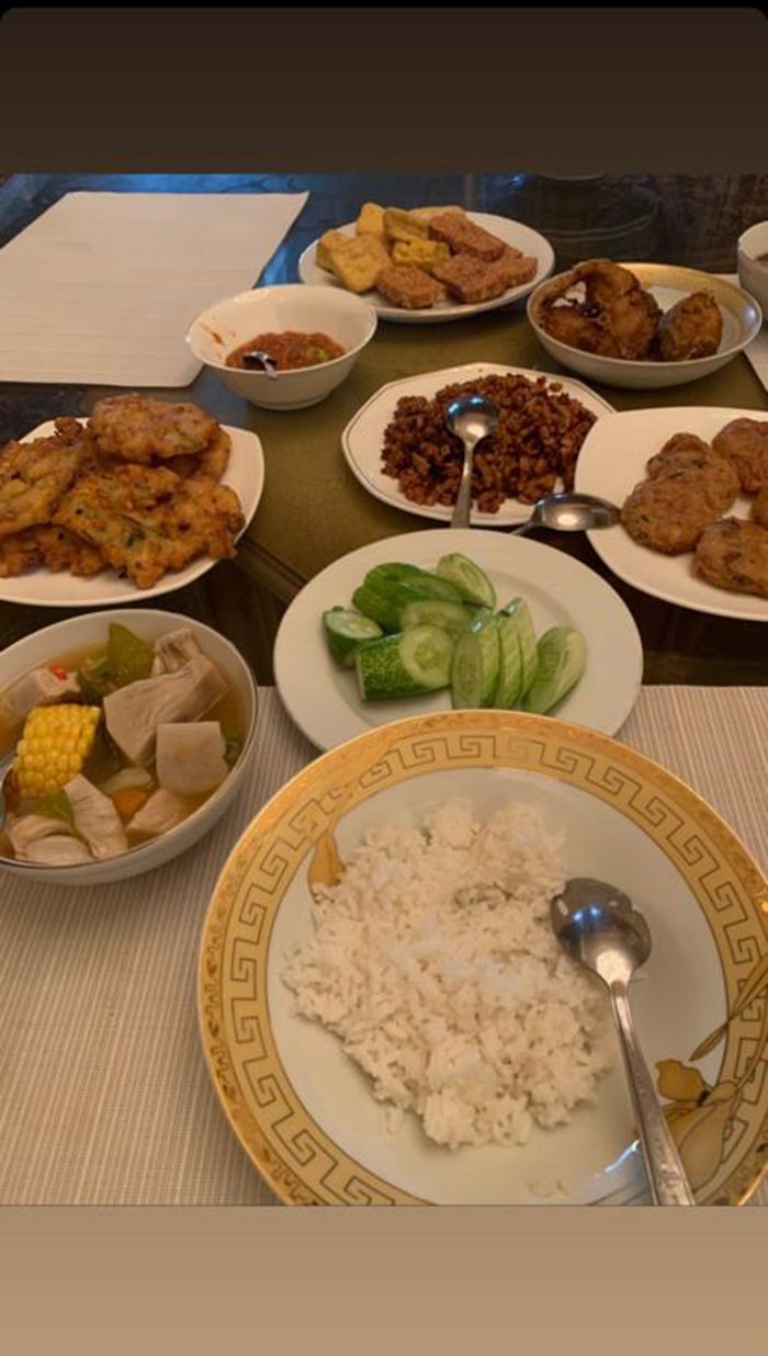 Menu makan Fadel Islami