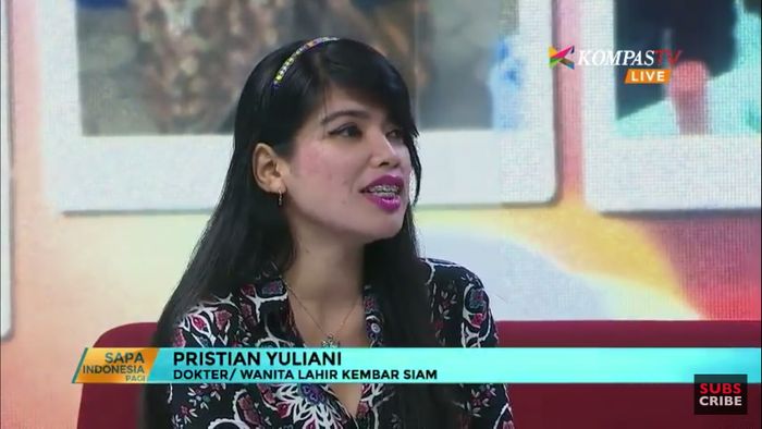 Kembar siam Yuliani, kini menjadi dokter