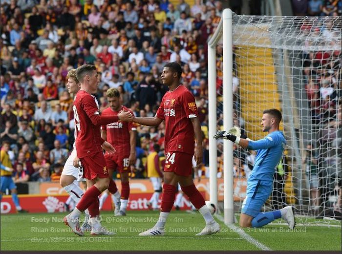 Rhian Brewster mencetak gol Liverpool ke gawang Bradford CIty, 14 Juli 2019.