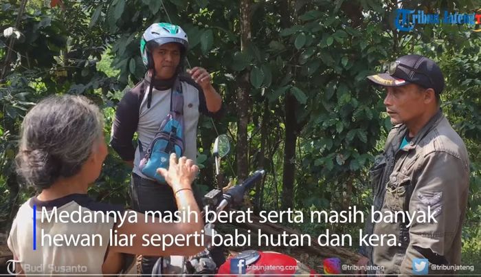 Kisah satu keluarga di Pekalongan yang tinggal di hutan.