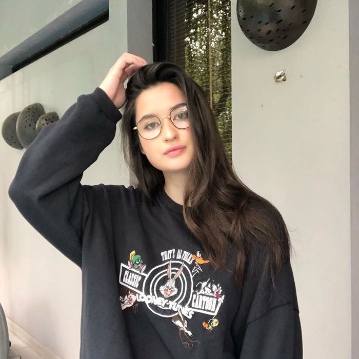 Cantiknya Stephanie Poetri dengan Wajah Natural