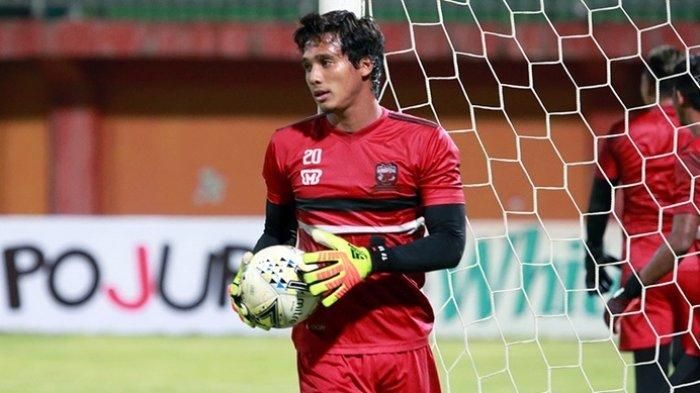 Penjaga Gawang Madura United, Muhammad Ridho, tak menganggap Wander Luiz sebagai striker paling berbahaya di Liga 1 2020.